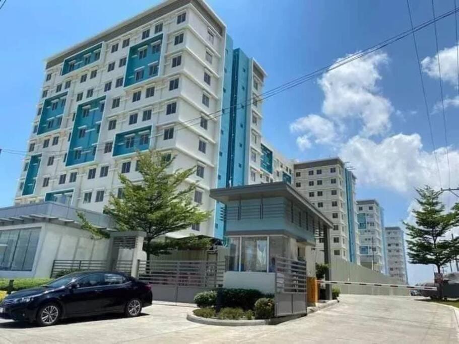 Spacious 2 Bedroom 42Sqm Condo Unit 伊洛伊洛 外观 照片